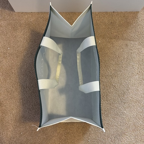 Masters 2024 Limited Edition Exclusive Green Golf Reusable Tote Gift Bag - Picture 3 of 3